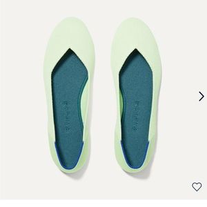 Sour Apple green The Flat Rothy’s size 9
